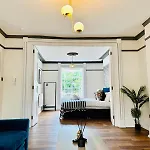 Cozy 1-Bedroom Flat With Garden